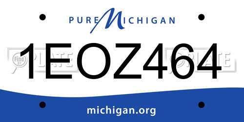 1EOZ464 Michigan License Plate