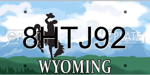 8HTJ92 Wyoming License Plate