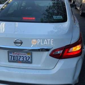 7XOZ332 CA License Plate