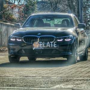 8MF573 MA License Plate