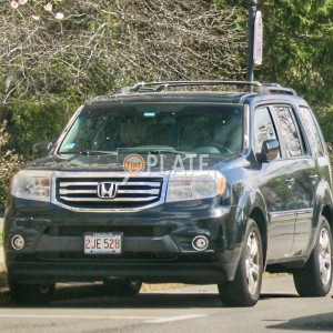 2JE528 MA License Plate