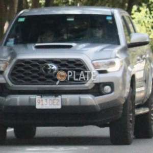 913DE2 MA License Plate