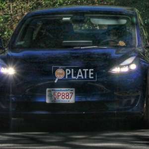 EVP887 MA License Plate