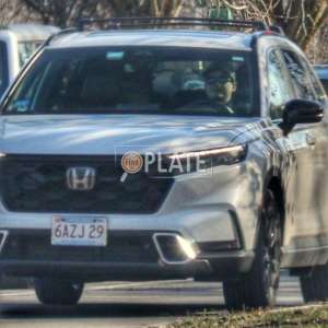 6AZJ29 MA License Plate
