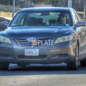 1HRW32 MA License Plate