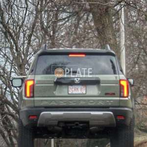 2CRK89 MA License Plate
