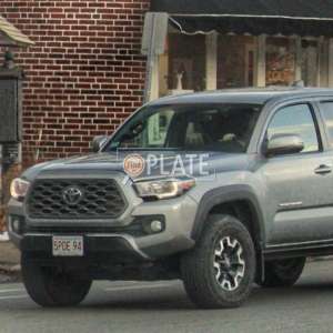 5PDE94 MA License Plate