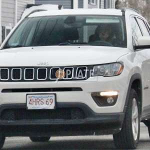 4HRS69 MA License Plate