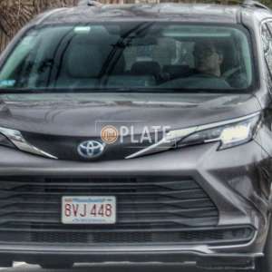 8VJ448 MA License Plate