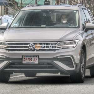 4KMB37 MA License Plate